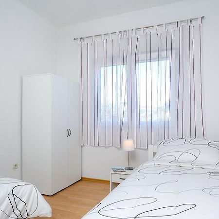 Holiday Home Iris Marina Dış mekan fotoğraf