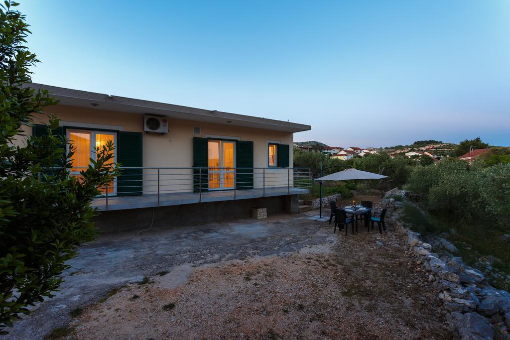 Holiday Home Iris Marina Dış mekan fotoğraf